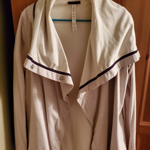 Lululemon Savasana Wrap - Picture 2 of 3